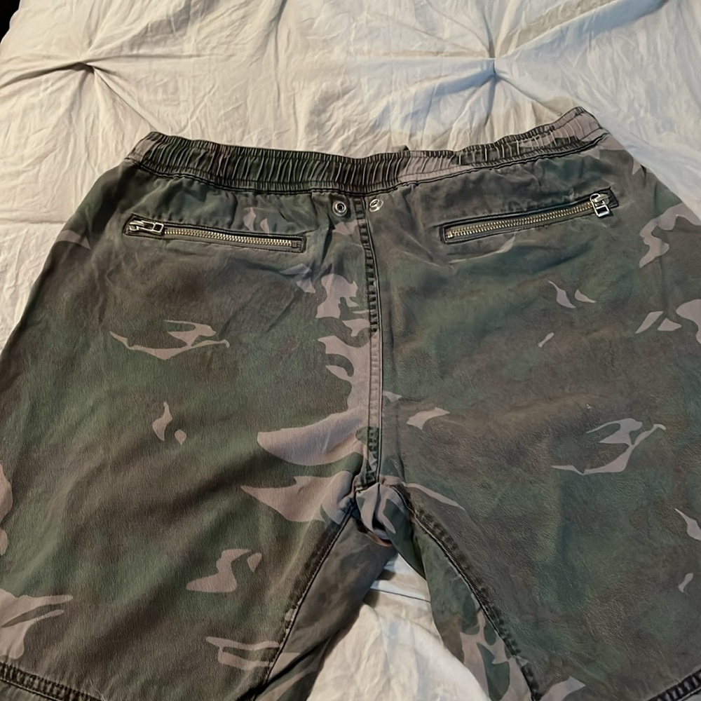 Pam & Gela Large Camouflage Jogger Pants with Zipper Details Good Condition crop - Picture 10 of 11